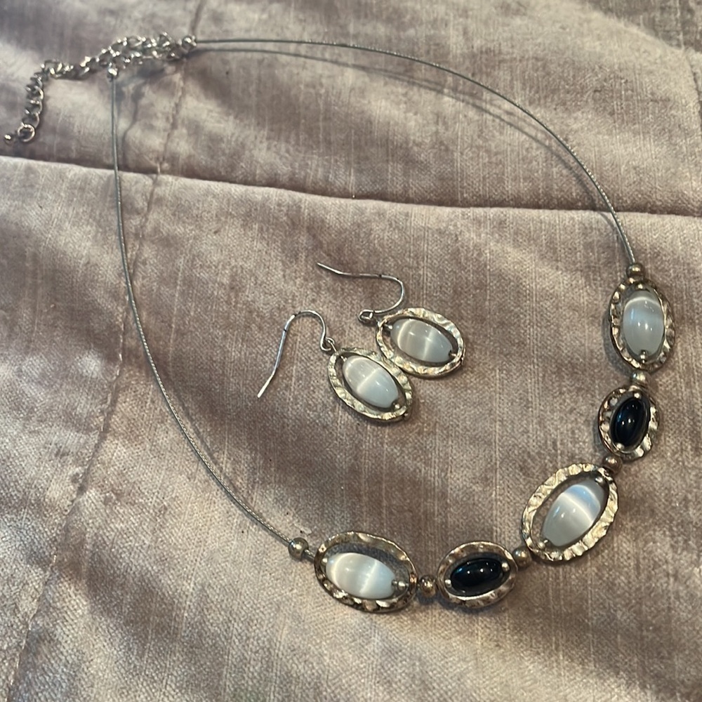 Hammered Metal Catseye Necklace and Earrings Set